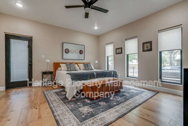 Building Photo - 211 Gibson