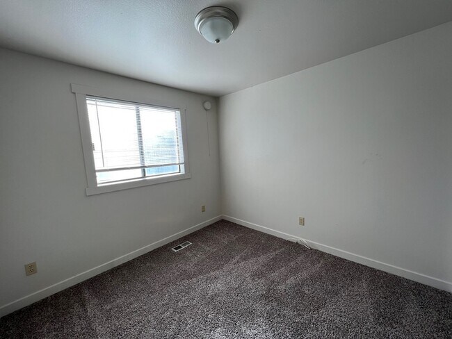 Building Photo - 3 Bed 2 Bath in Nampa!