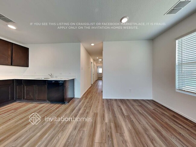 Building Photo - 2925 Greenhorn Ave