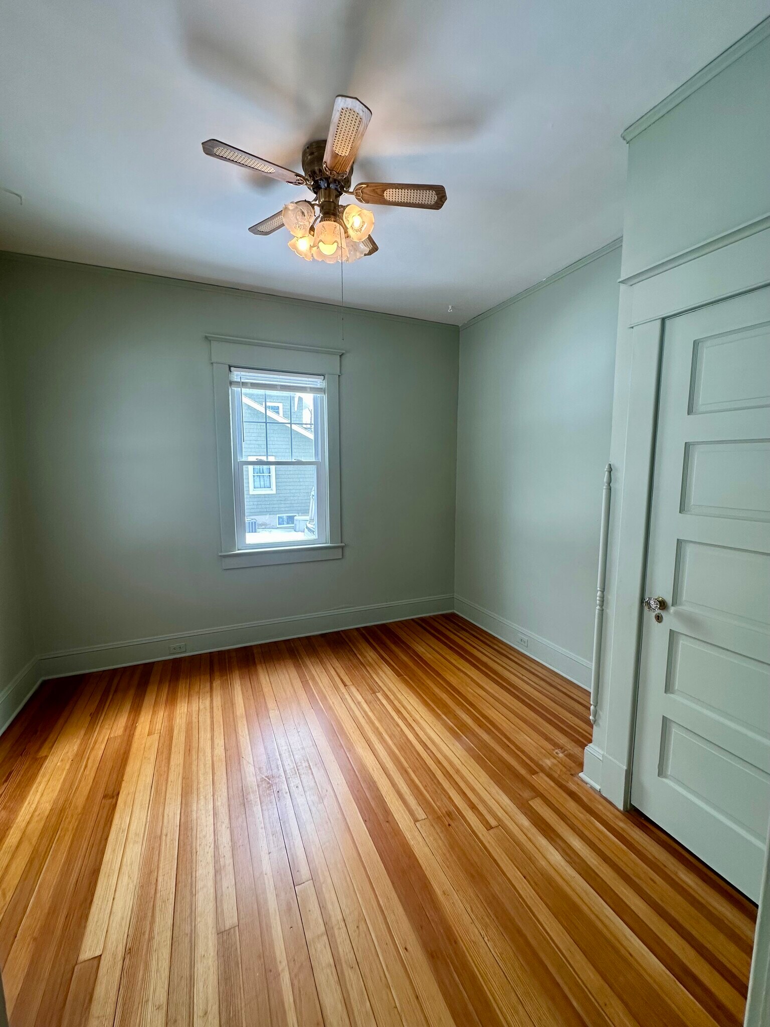 Building Photo - 48 Valley Dr