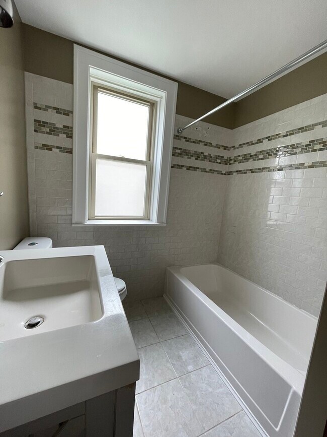 Building Photo - 3227 N Albany Ave