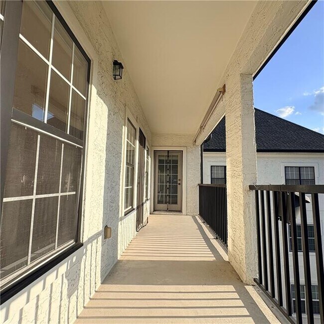 Building Photo - 3275 Lenox Rd NE