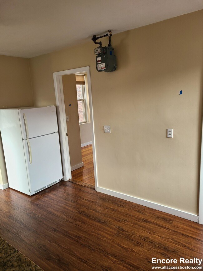 Building Photo - 224 Hanover St