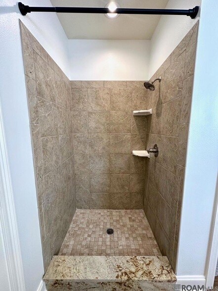 Building Photo - 10723 Hillbrook Ave