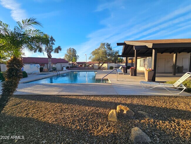 Building Photo - 2144 E Center Ln