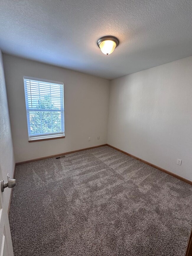 Building Photo - AD-02