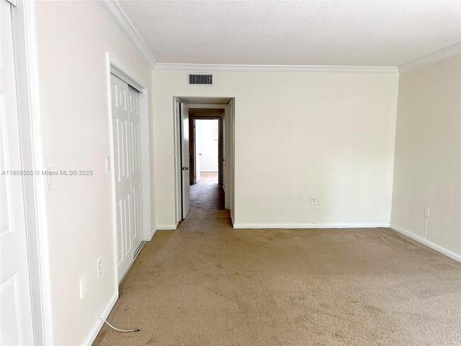 Building Photo - 1607 NE 105th St