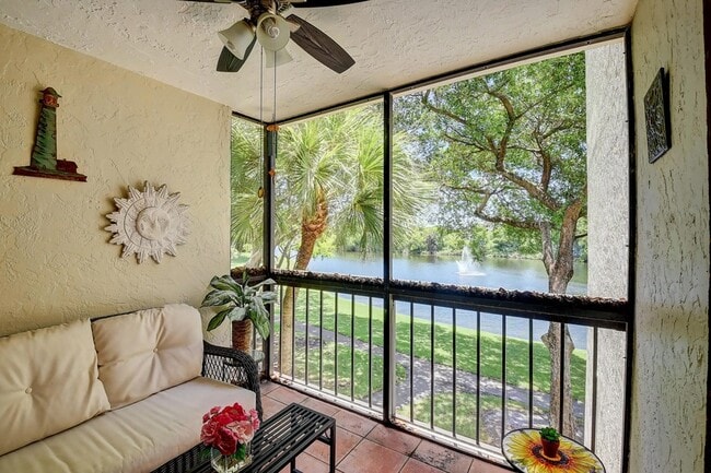 Building Photo - 950 Lavers Cir