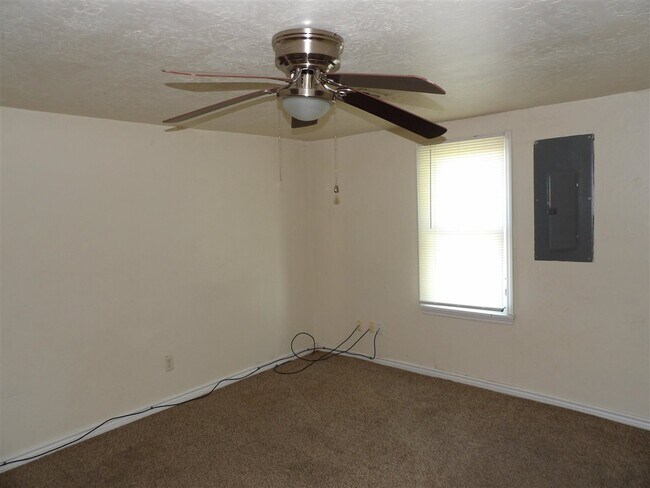 Building Photo - 2015 SW Jefferson Ave