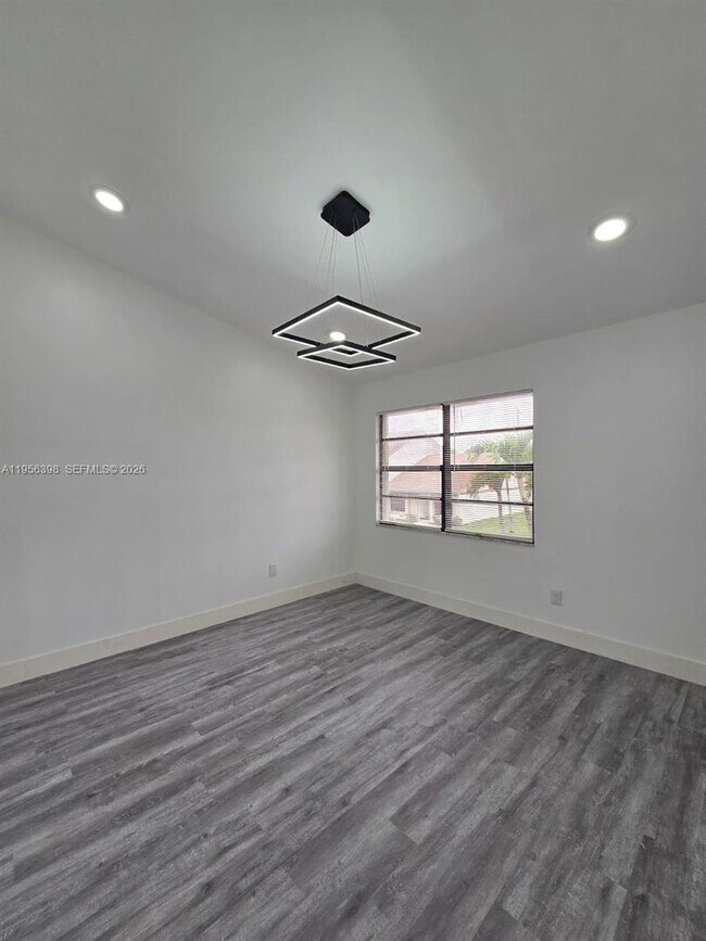 Building Photo - 1120 Parkside Green Dr