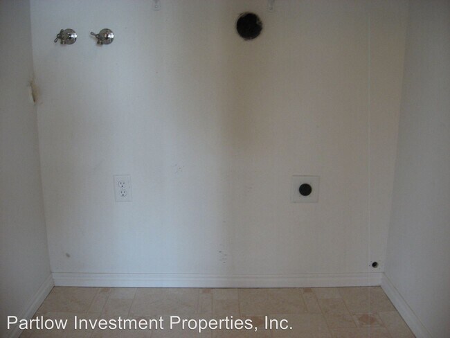 Building Photo - 325 W 700 N