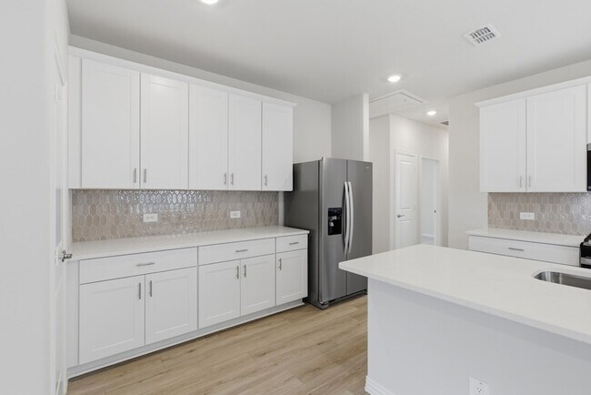 Building Photo - 501 Green Gables Dr