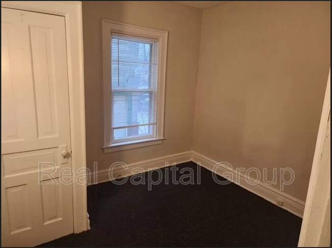 Building Photo - 408 Woodlawn Ave