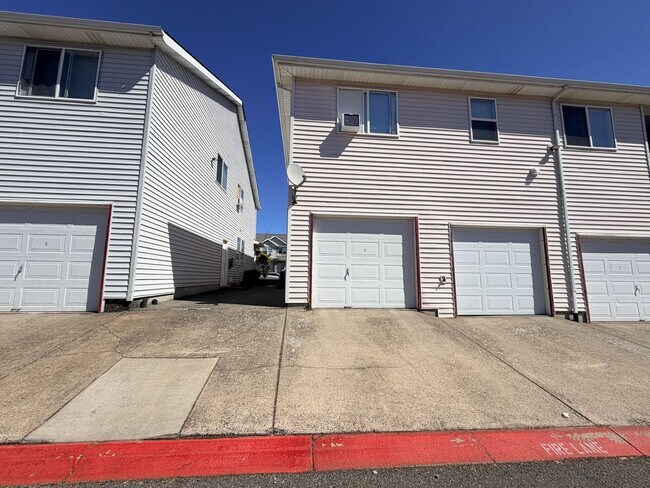 Building Photo - 8532 NE Knott St