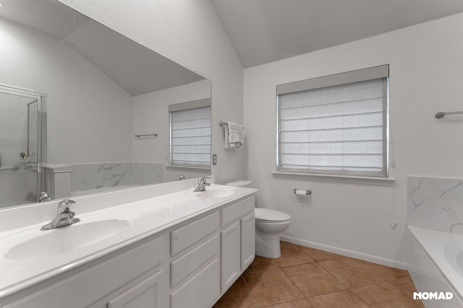Building Photo - 5613 Lomita Verde Cir