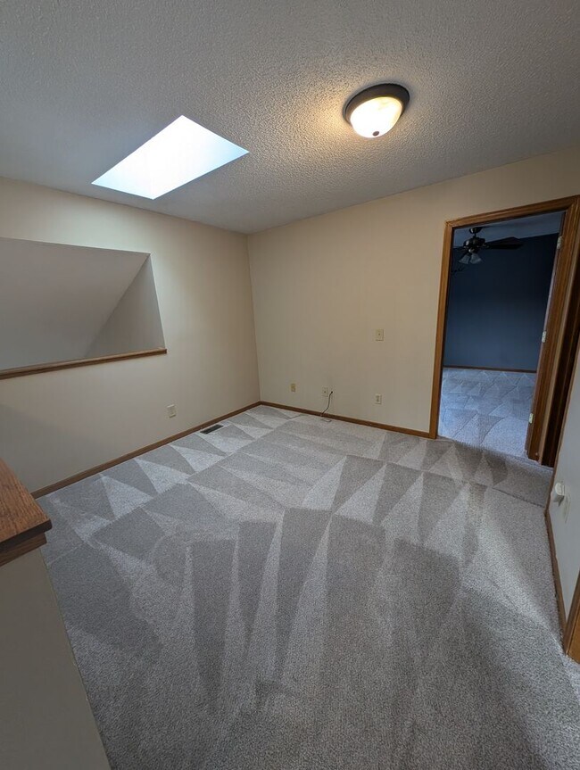 Building Photo - 2583 Bedford Ct