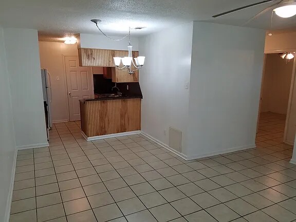 Building Photo - 7820 Dorsett Dr