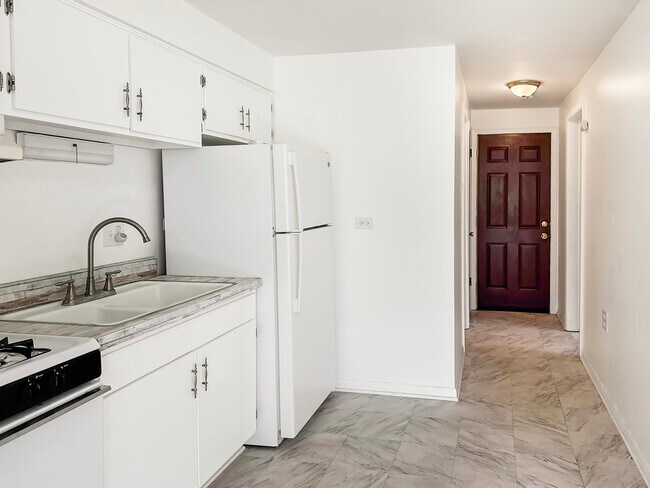 Building Photo - 17812 Oak Park Ave