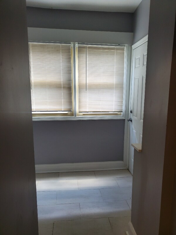 Building Photo - 803 Brooks Ln