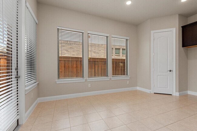 Building Photo - 4218 Davis Oak Dr