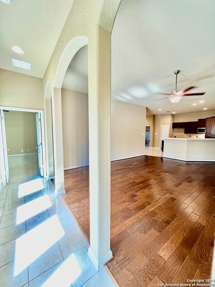 Building Photo - 3155 Sunset Cove