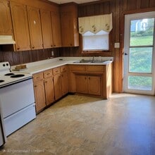 Building Photo - 809 Church St