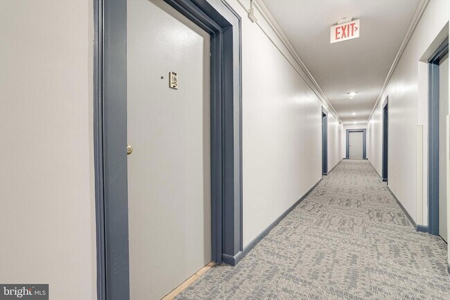 Building Photo - 3515 Washington Blvd