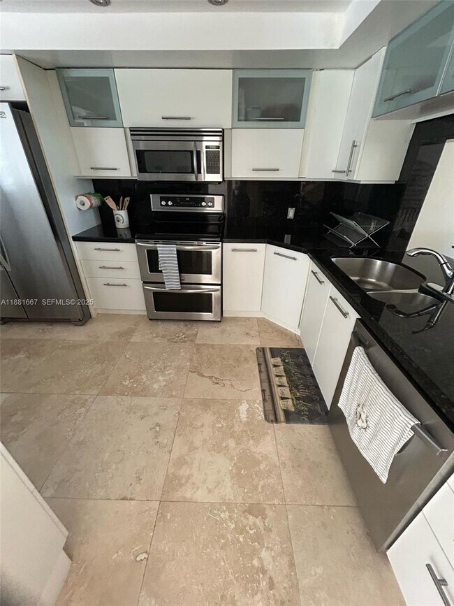 Building Photo - 4000 NE 168th St