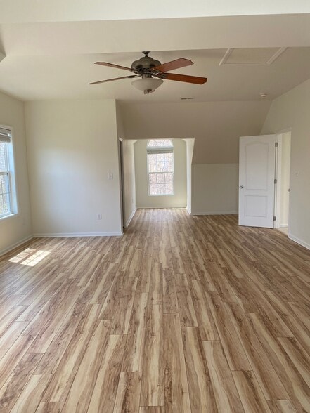 Huge bedroom - 97 Mount Soma Blvd