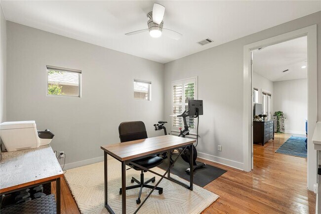 Building Photo - 3814 Ridgelea Dr
