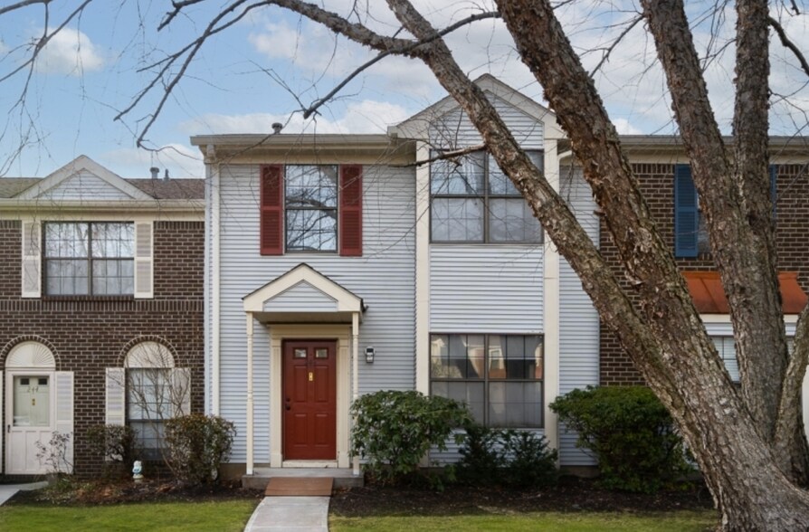 Building Photo - 243 Penns Way