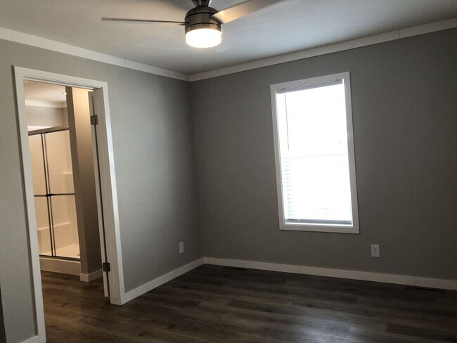 Building Photo - 1801 W 92nd Ave