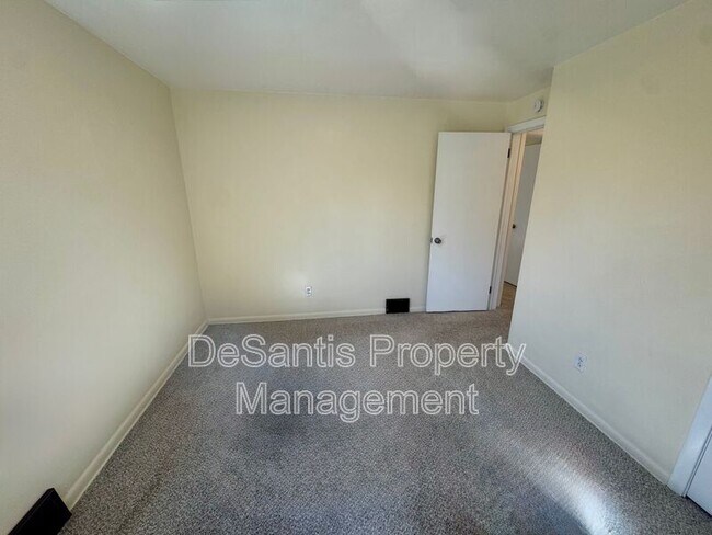 Building Photo - 229-231 Marylea Avenue