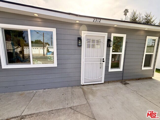 Building Photo - 3900 2nd Ave