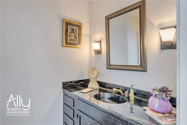 Building Photo - 501 Rookwood Pl