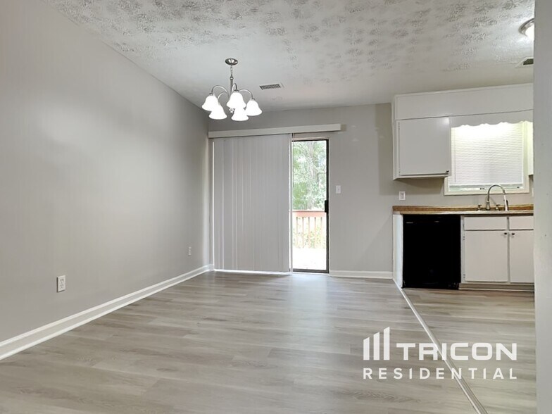 Building Photo - 3946 McGill Dr