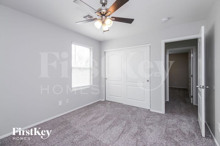 Building Photo - 31229 N Cavalier Dr