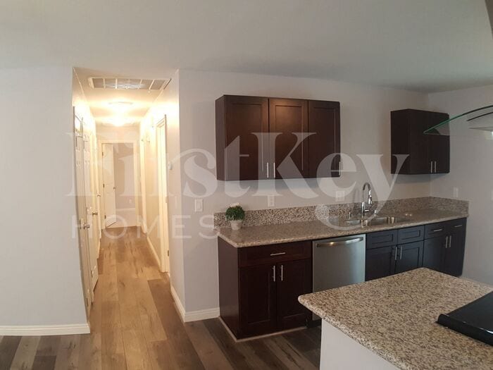 Building Photo - 2012 Bennett St