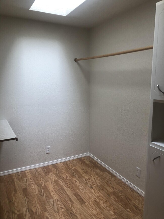 Building Photo - 5744 New Hope Rd