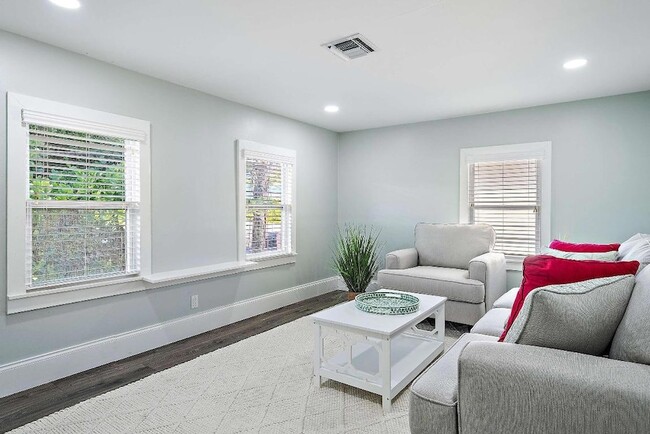 Building Photo - 3109 Washington Rd