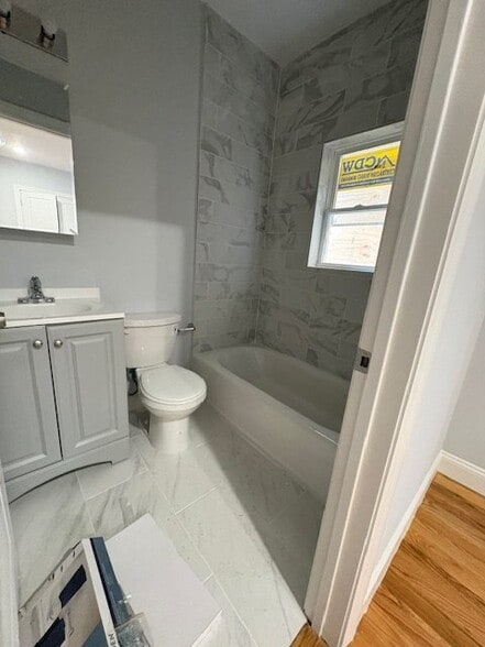 Building Photo - 479 N 6th St