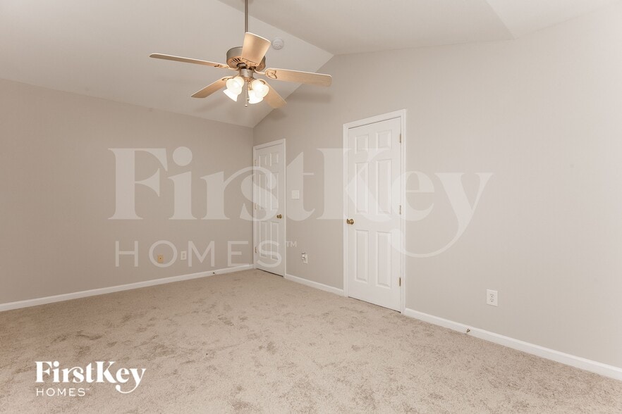 Building Photo - 5633 Waverly Lynn Ln