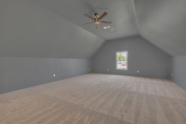 Building Photo - Luxury 4BR Home with River Views & Entertainer’s Bonus Room