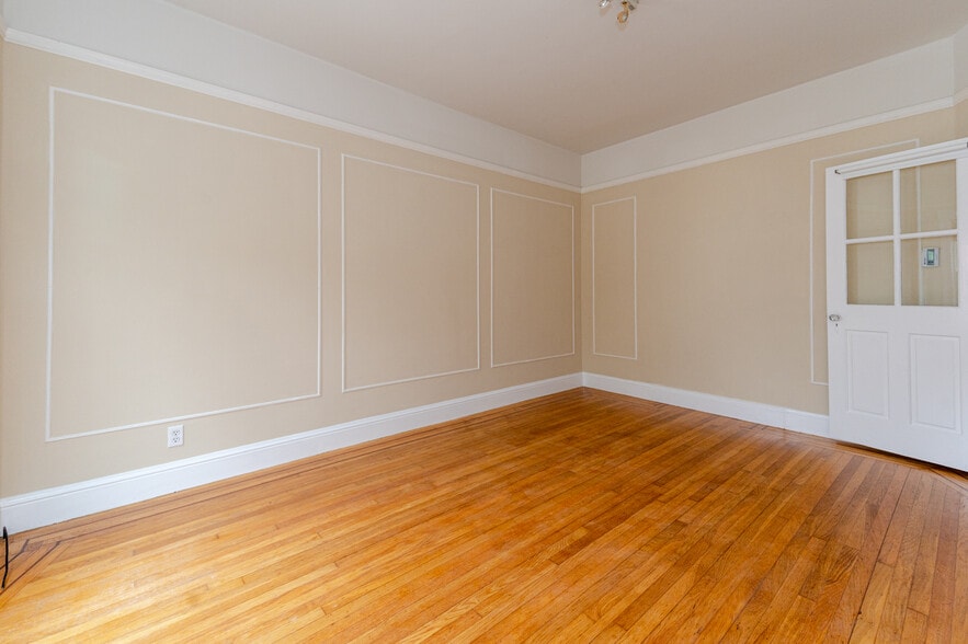 Building Photo - 149 Joost Ave