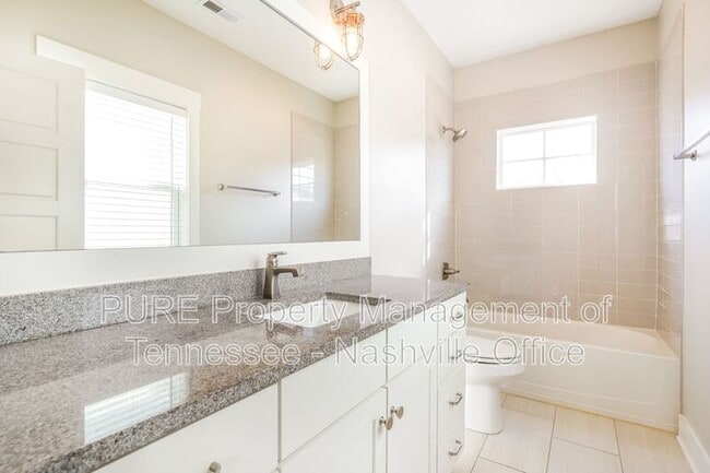 Building Photo - 906 Southside Pl