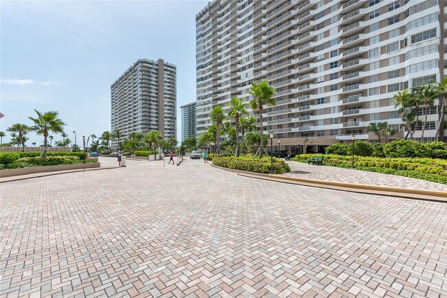 Building Photo - 1980 S Ocean Dr