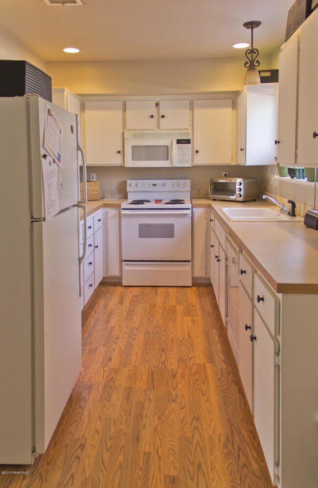 Building Photo - 741 Gail Gardner Way