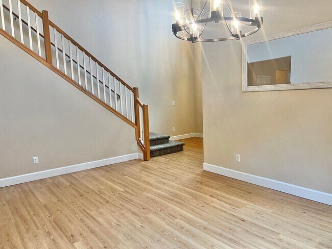 Building Photo - Must See! Beautiful 3bd/ + Bonus Rm/2.5 bath/ Primary Bed on Main/ /Heat Pump/Updated Features