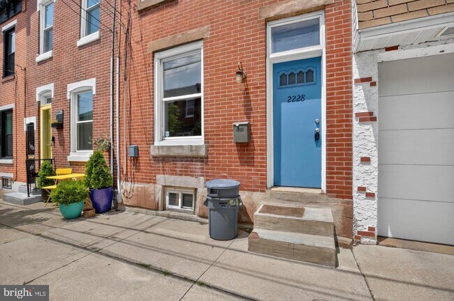 Building Photo - 2228 Taggert St