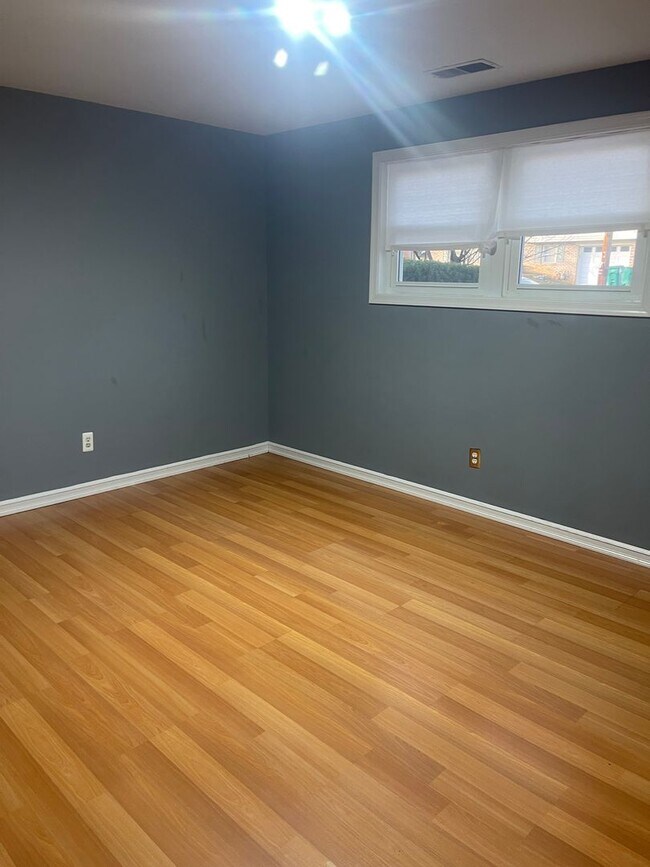 Building Photo - COMING SOON! Beautiful 4 Bedroom Home in M...